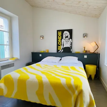 Charmante Dans Le Centre Du Village