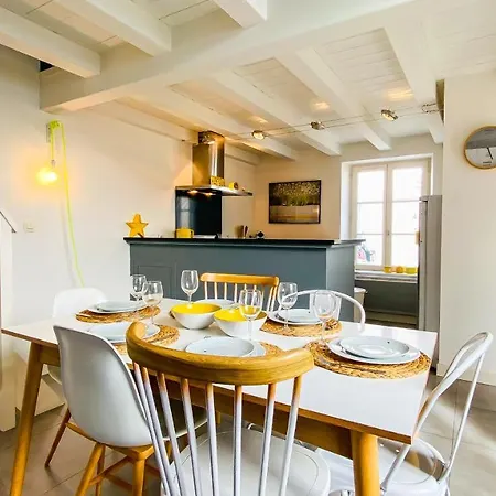 Charmante Dans Le Centre Du Village * Le Bois-Plage-en-Ré