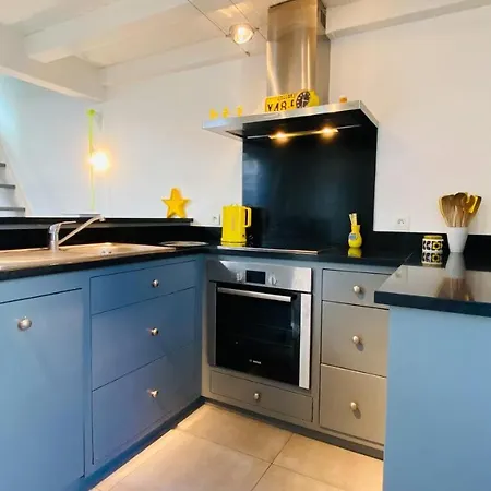 Vila Charmante Dans Le Centre Du Village